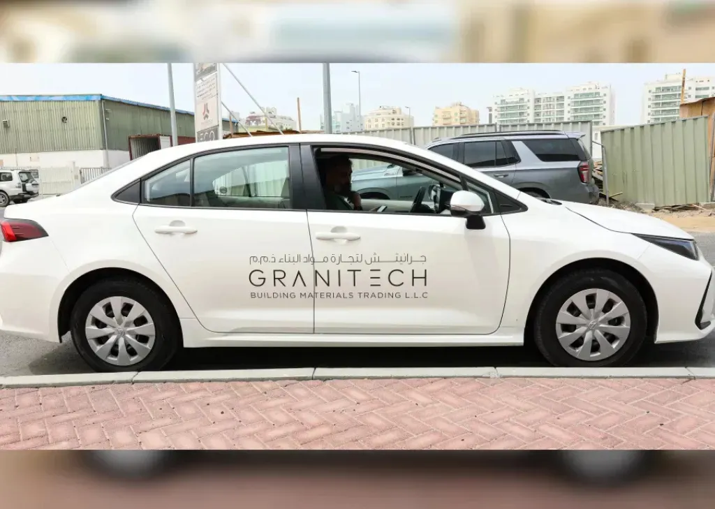 vehicle branding dubai